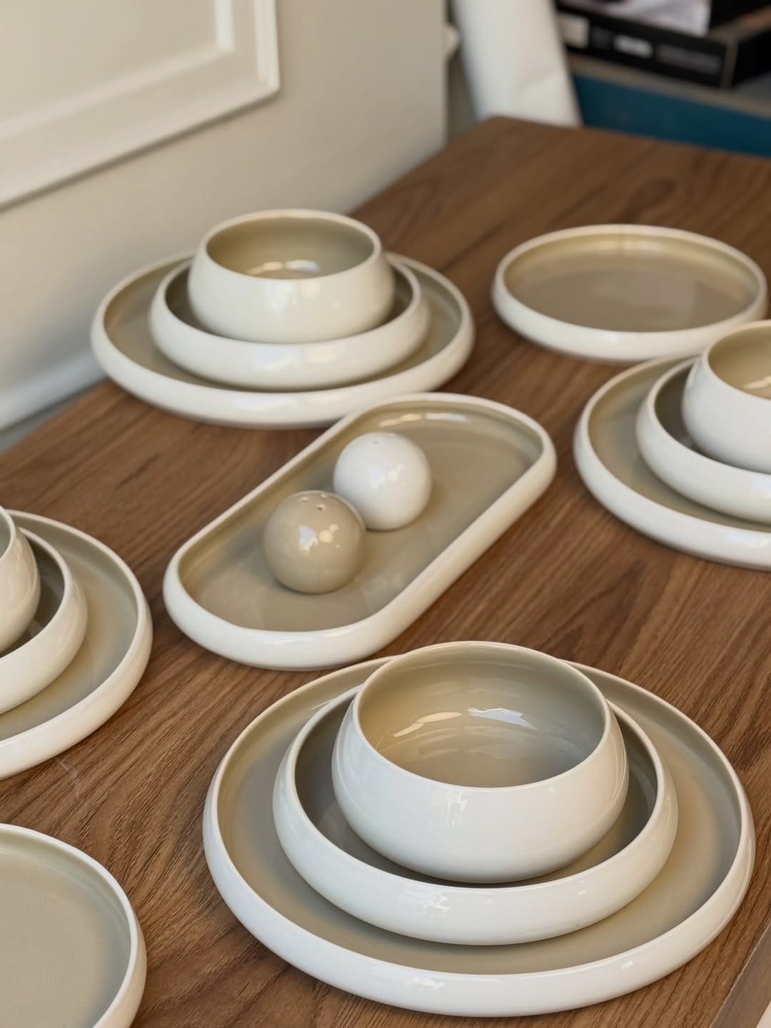 27 Pcs European Double Glaze Porcelain Dinner Set