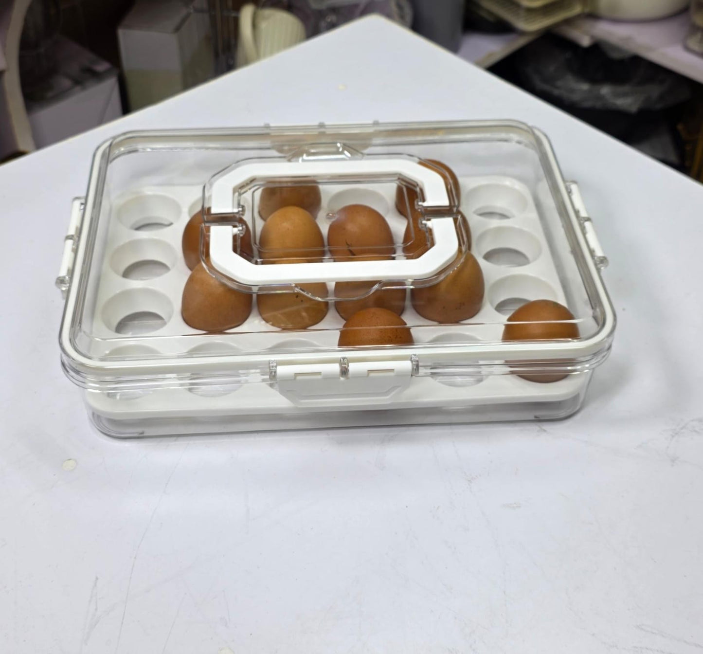 Luxurious Hard acrylic Stylish egg holder