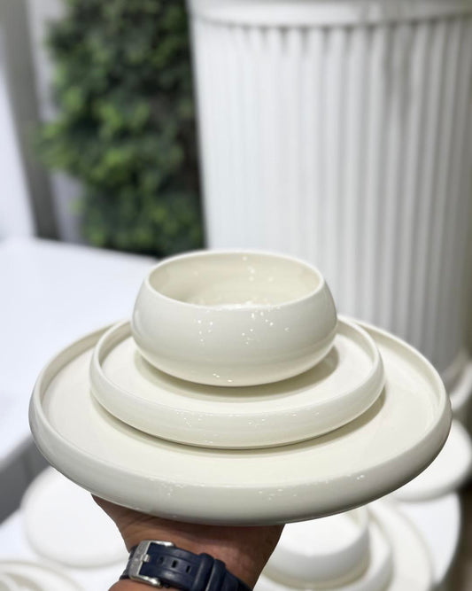 24 Piece Dinner Set