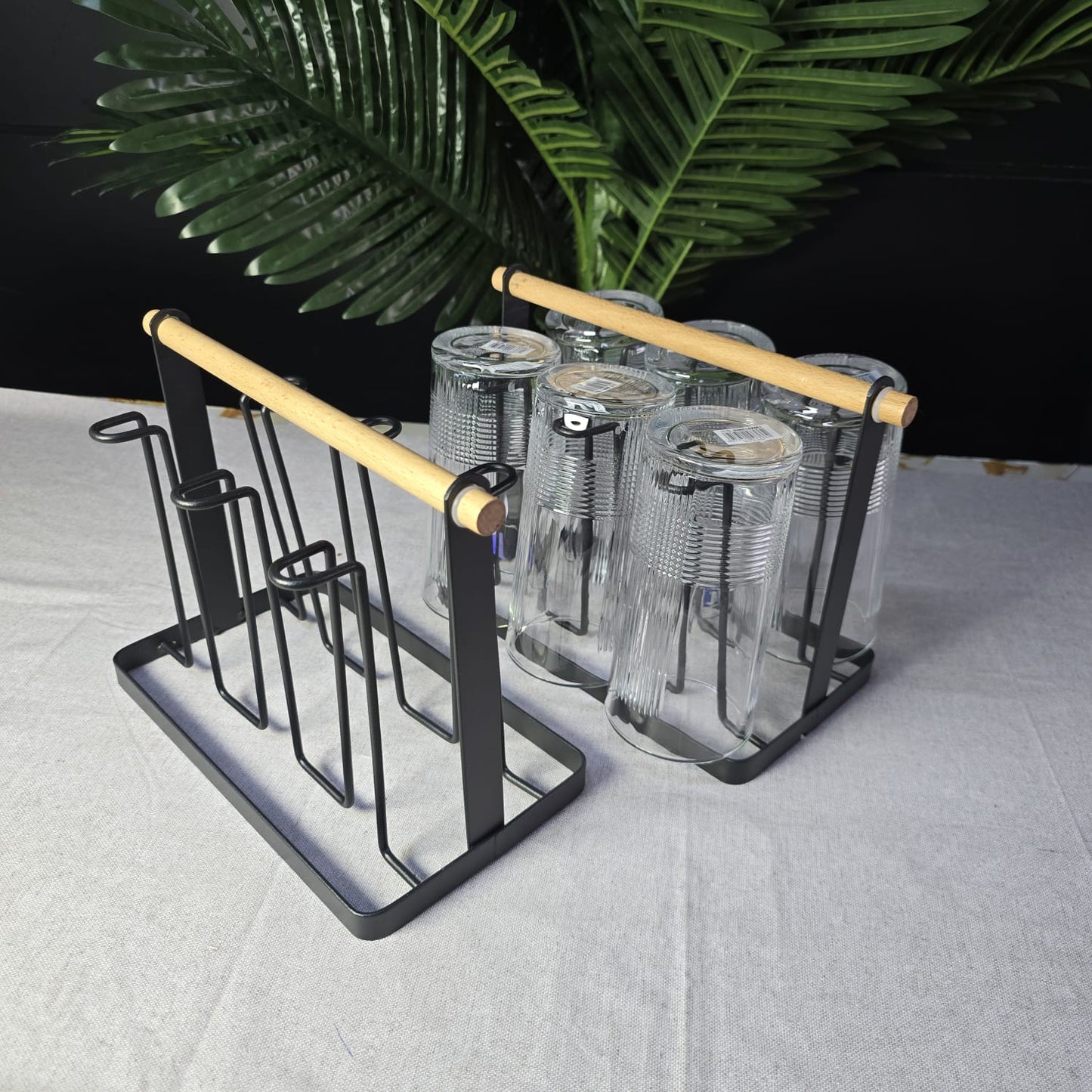 Metallic Glass Holder