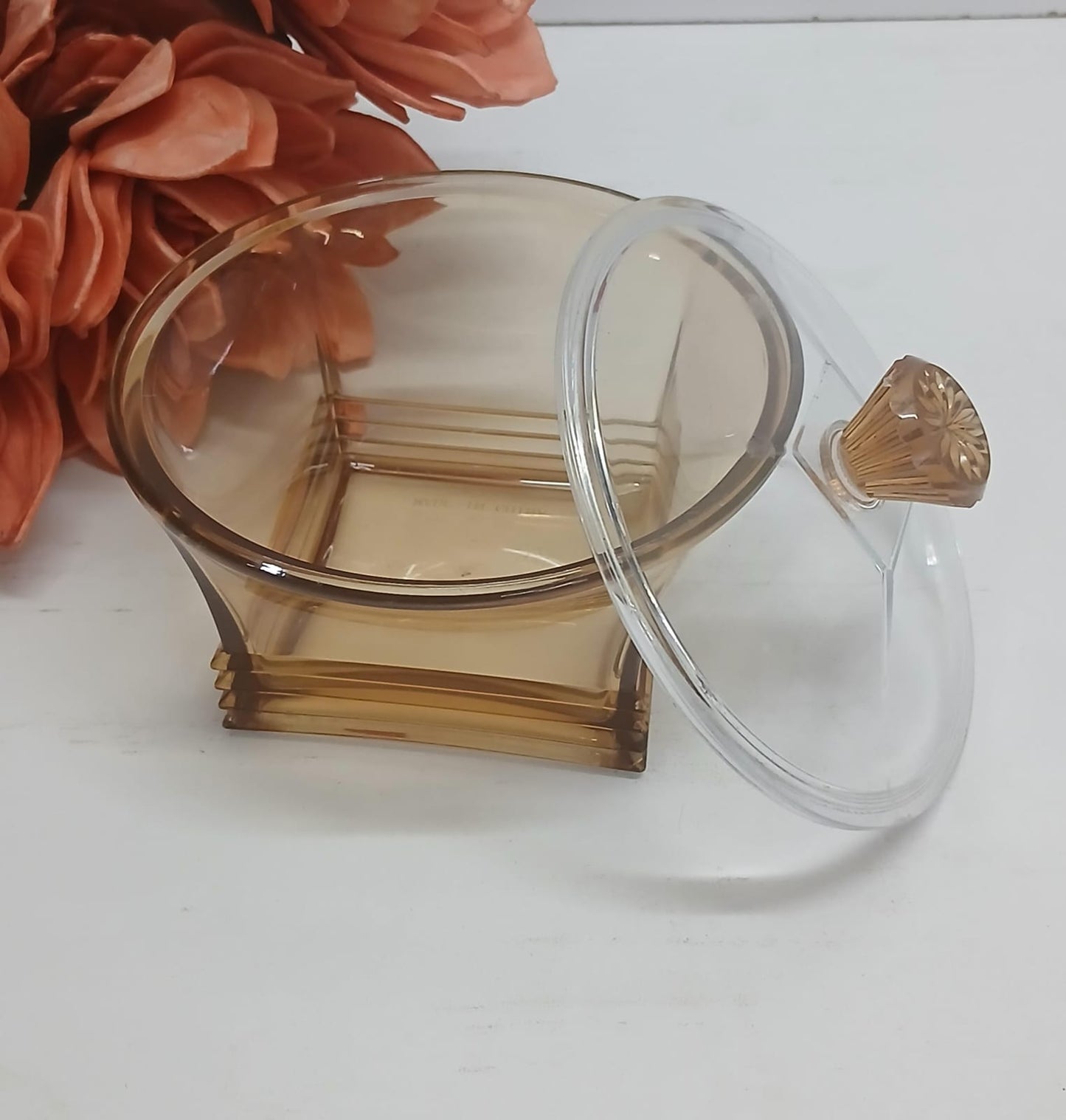 Sugar dish