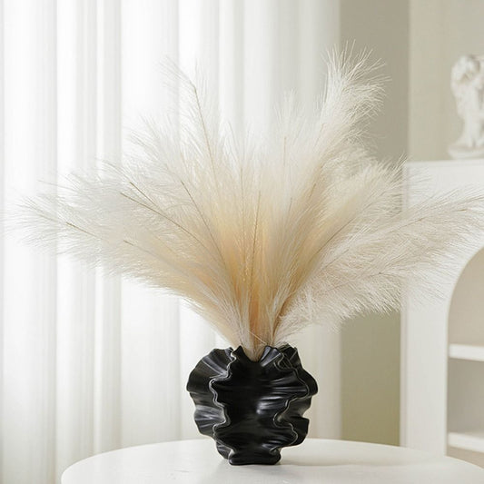 ceramic vases are luxurious