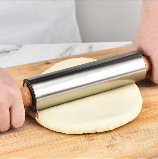 Dough maker/rolling pin