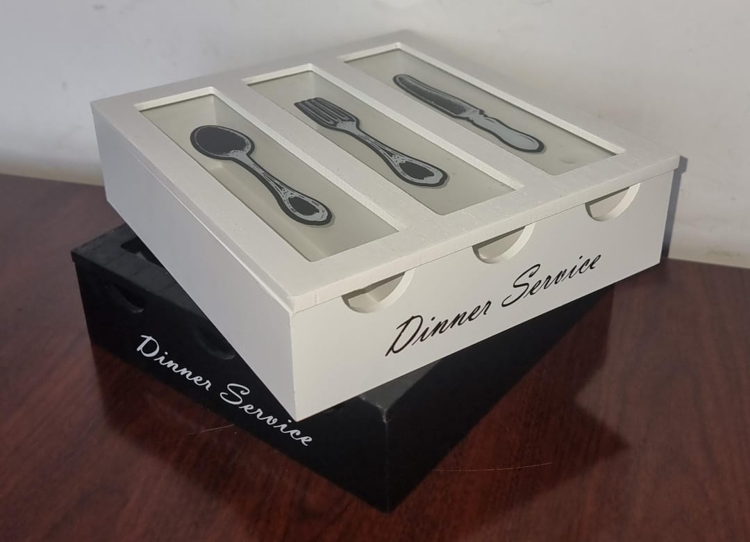 Dinner service 3 compartment cutlery box organizer