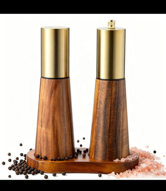 Set 2pcs shakers + 1 wooden Tray