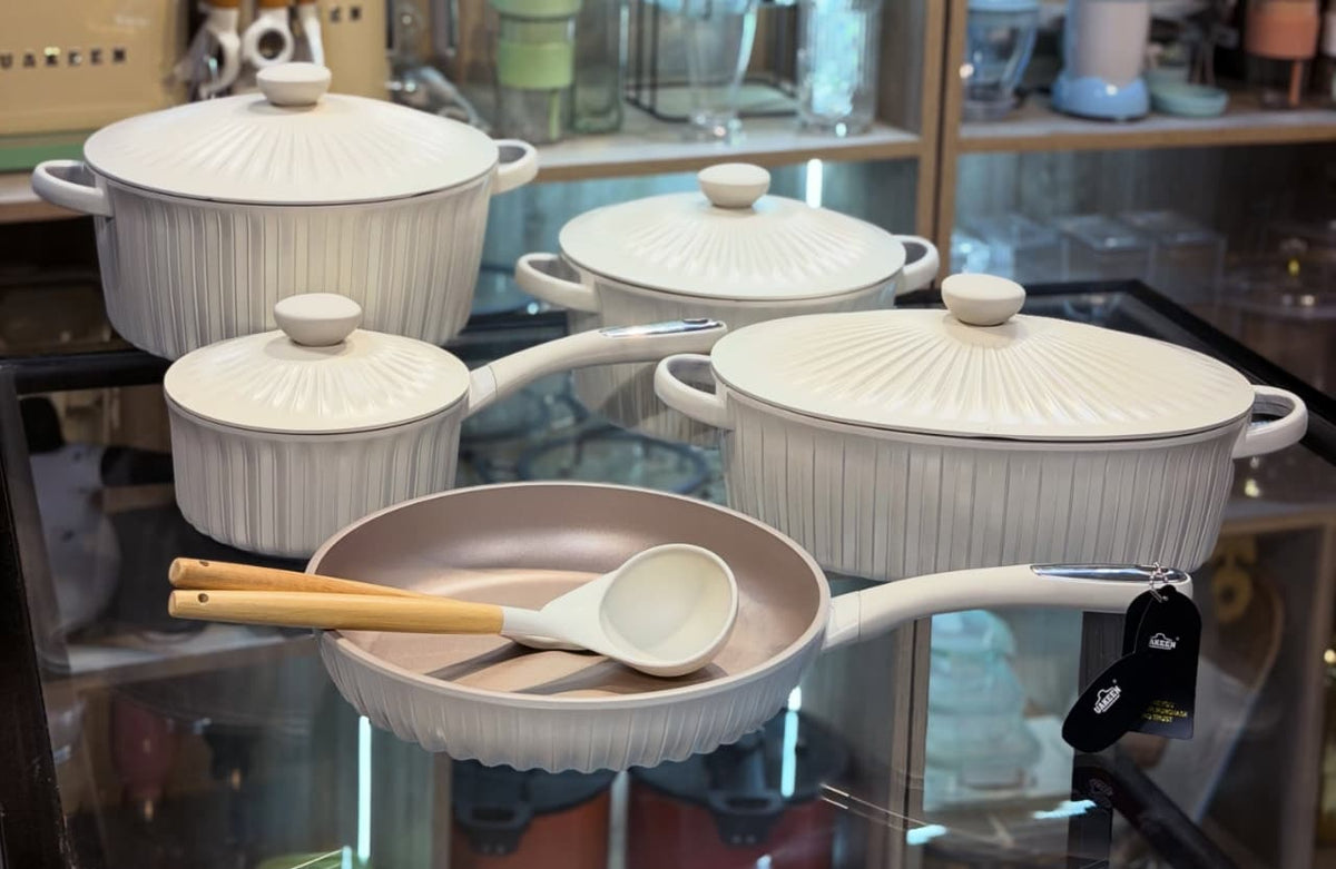 11pcs Premium High quality Die-cast cookware Set with Ceramic coating.
