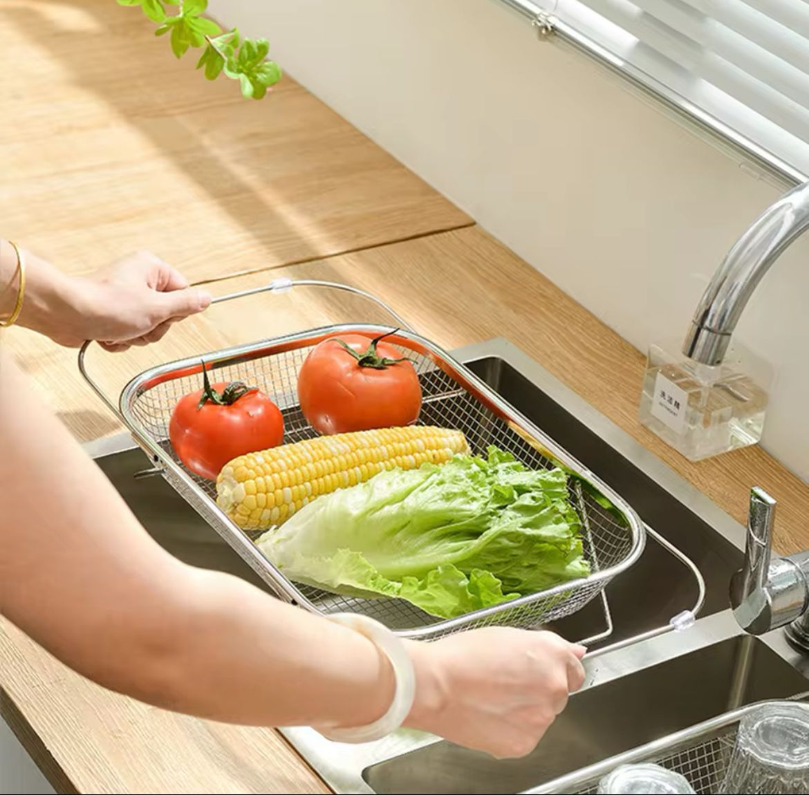Over-The-Sink Colander