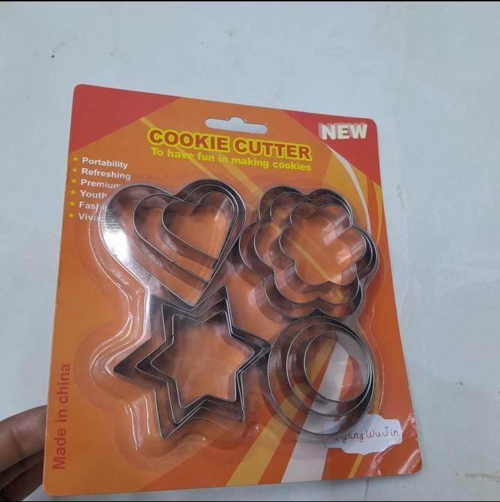 Cookie cutter/shaper
