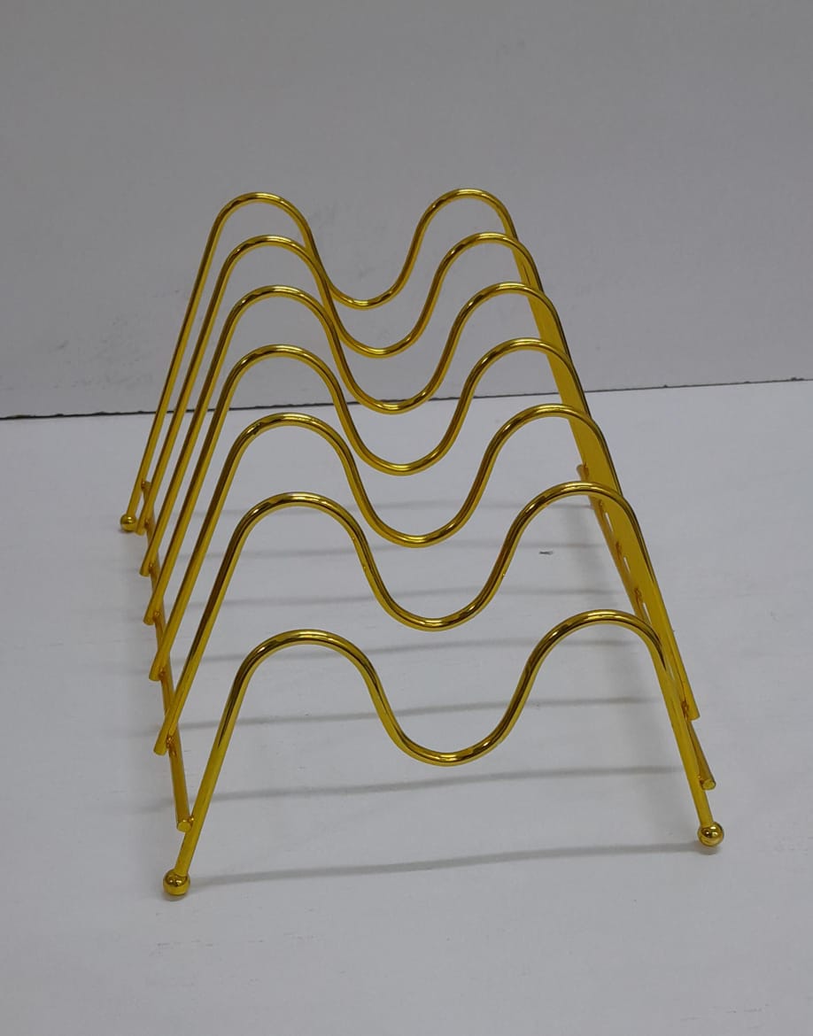 Metallic golden plates stand