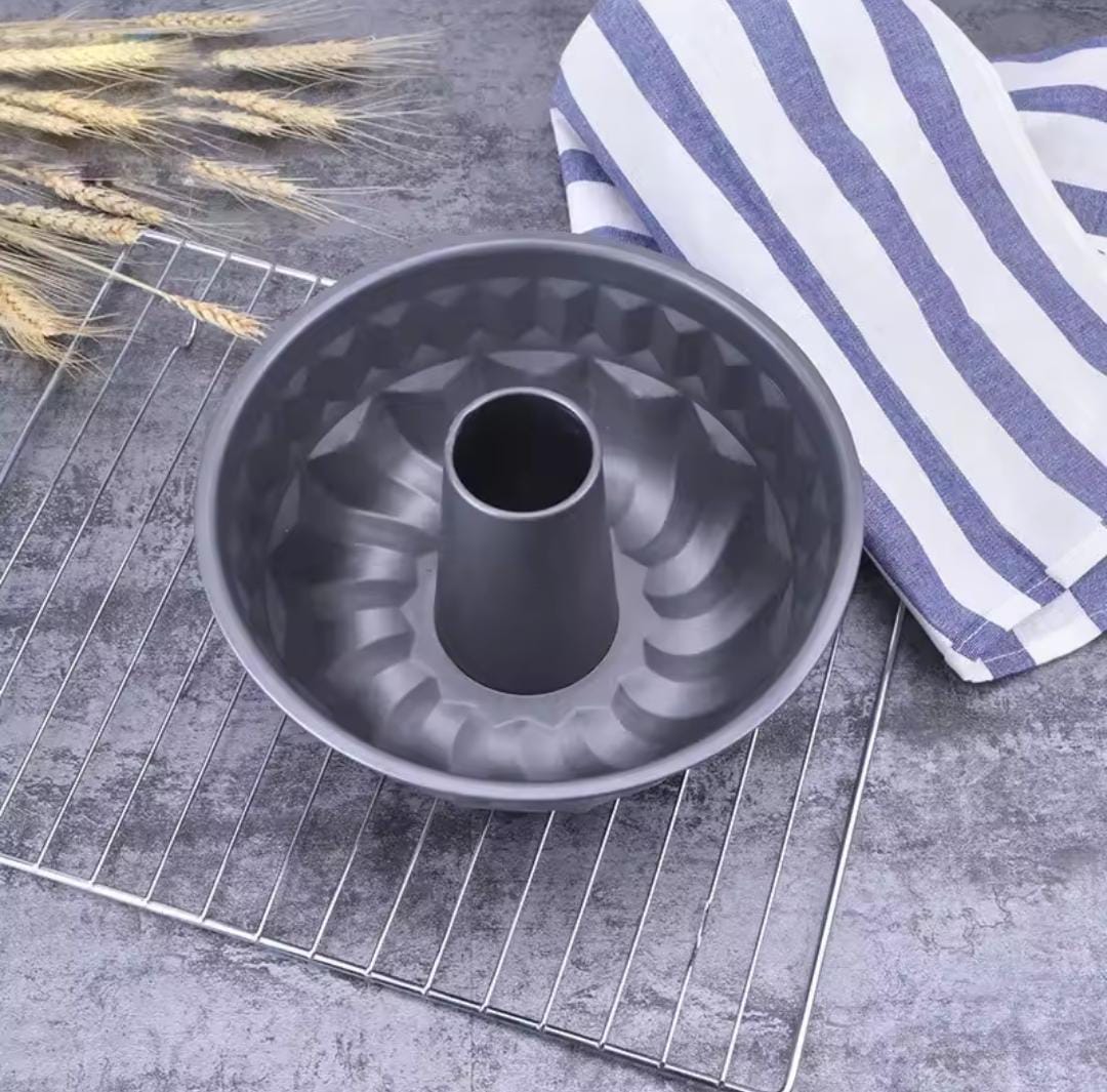 Doughnut shape cake mould