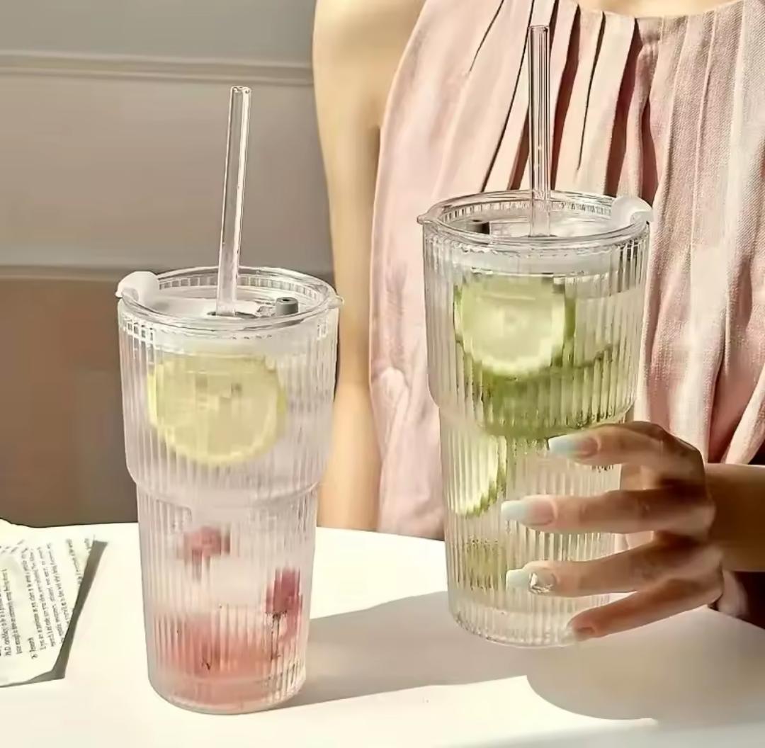 1pc Heavy borosilicate tumbler with straw.
