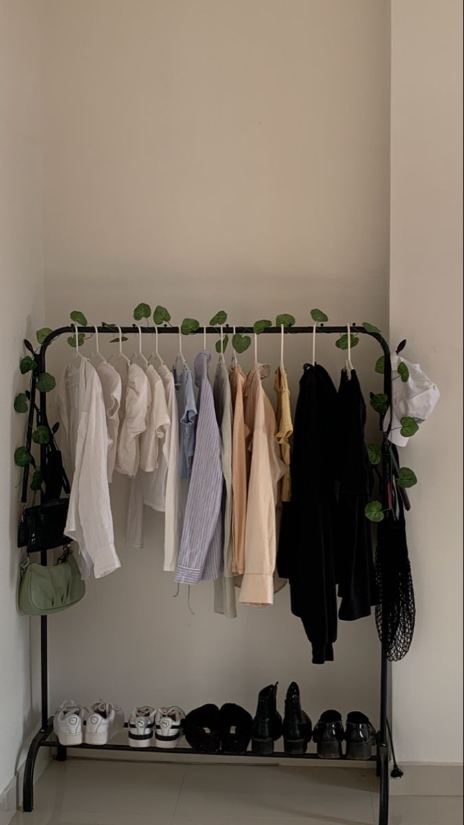 Single pole standing iron cloth drying rack with an under shoe rack