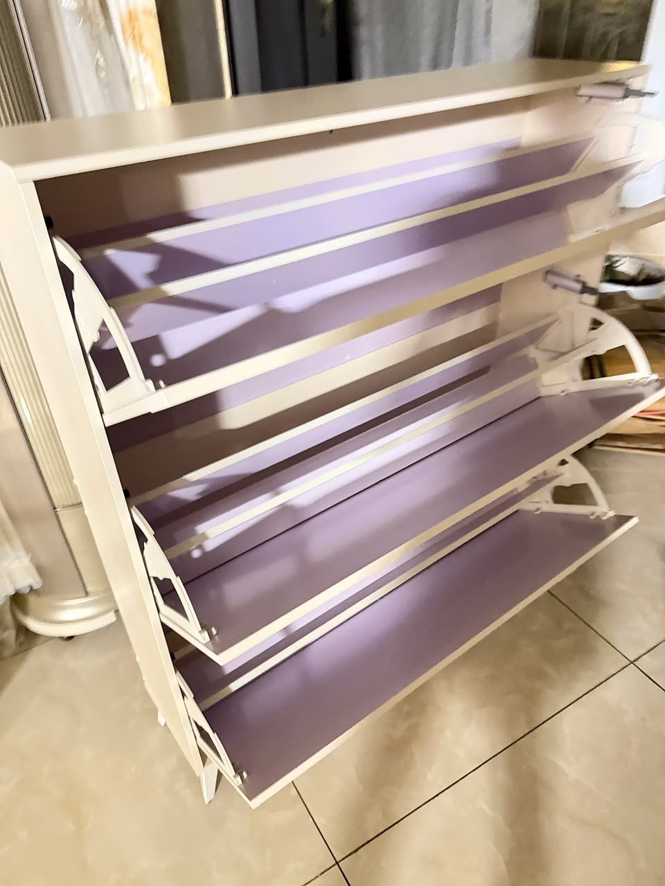 BUCKET FLIP SHOE CABINET